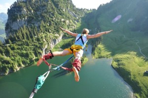 半岛体育更新-东契奇在切尔西比赛中比分优势明显，大胜引发热议！